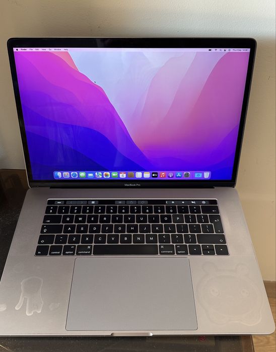 Apple macbook pro 2016 15 inch
