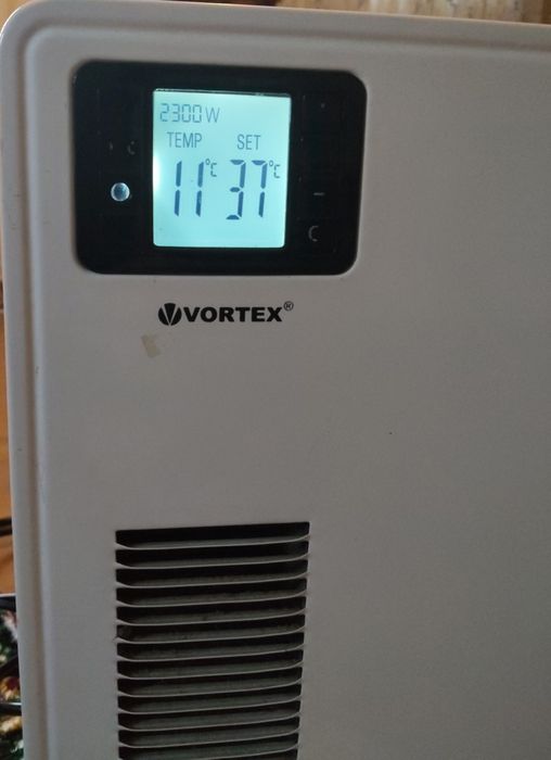 Calorifer electric Vortex cu termostat digital – stare foarte bună
