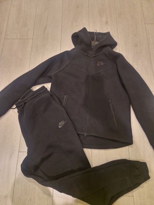 Pantaloni trening nike tech