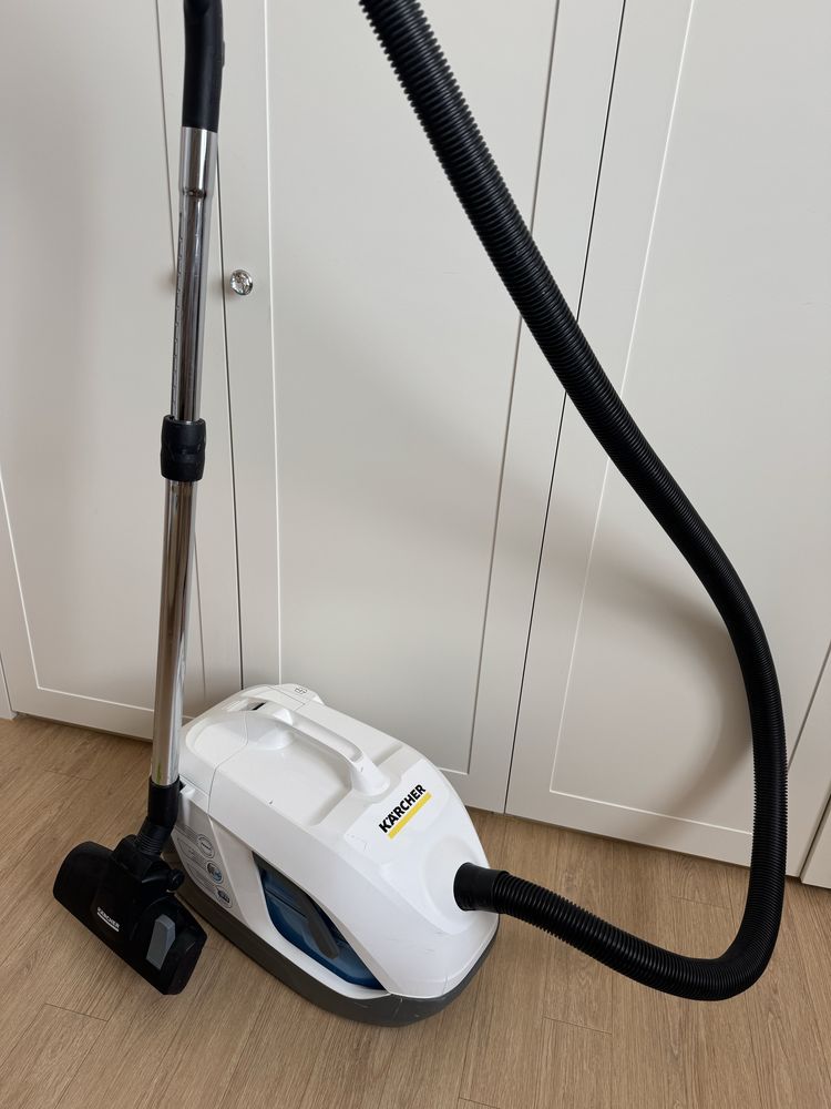 Продам пылесос Karcher mediclean.