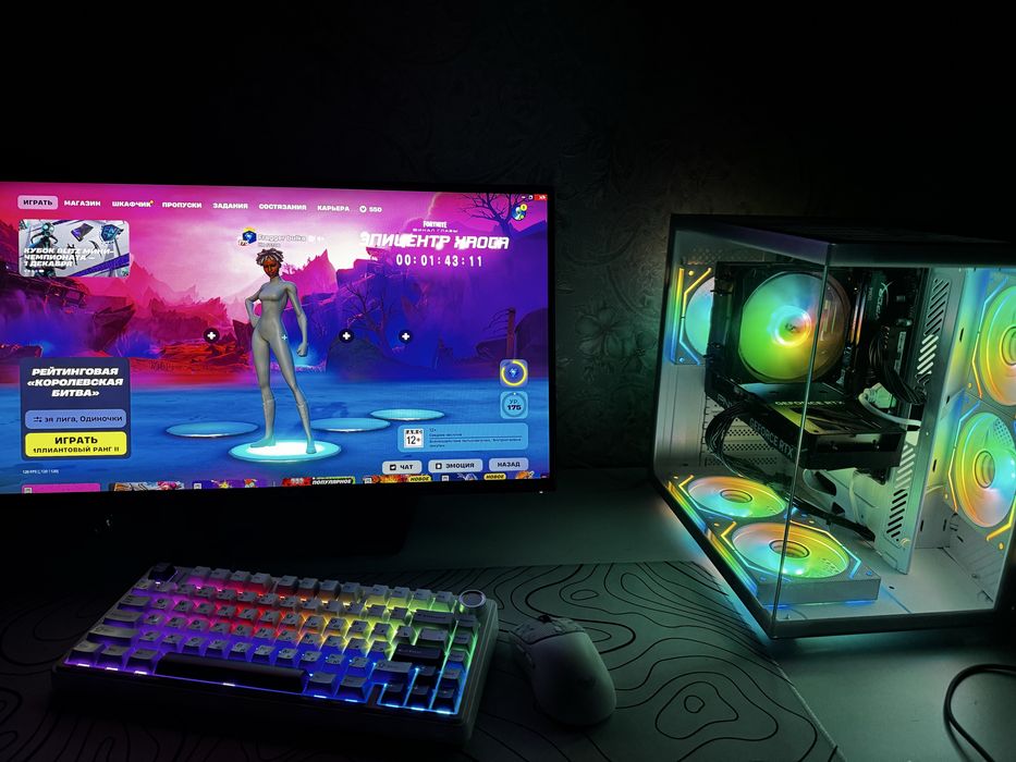 Компьютер с клавой и мышкой