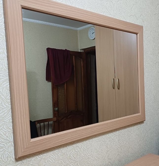 Зеркало, в отличном состоянии