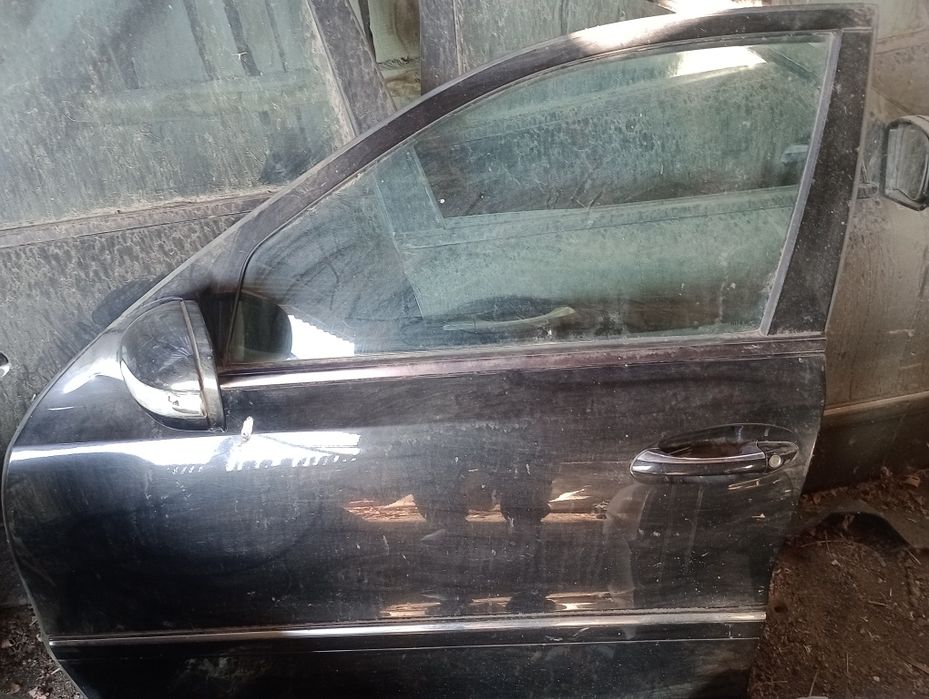 Vând ușă Mercedes-Benz E class