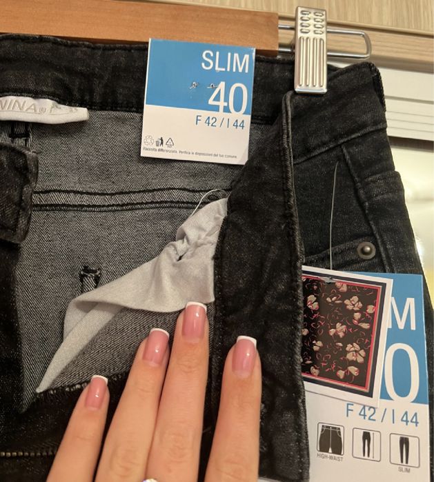 Blugi noi nepurtati din Kik cu eticheta