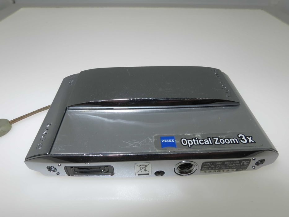 Sony Cyber Shot DSC T5 ултра тънък компактен фотоапарат работи отлично