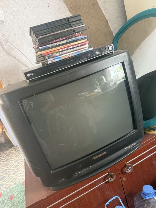 Продам  тв+двд  LG  с дисками 15 тыс . Тг
