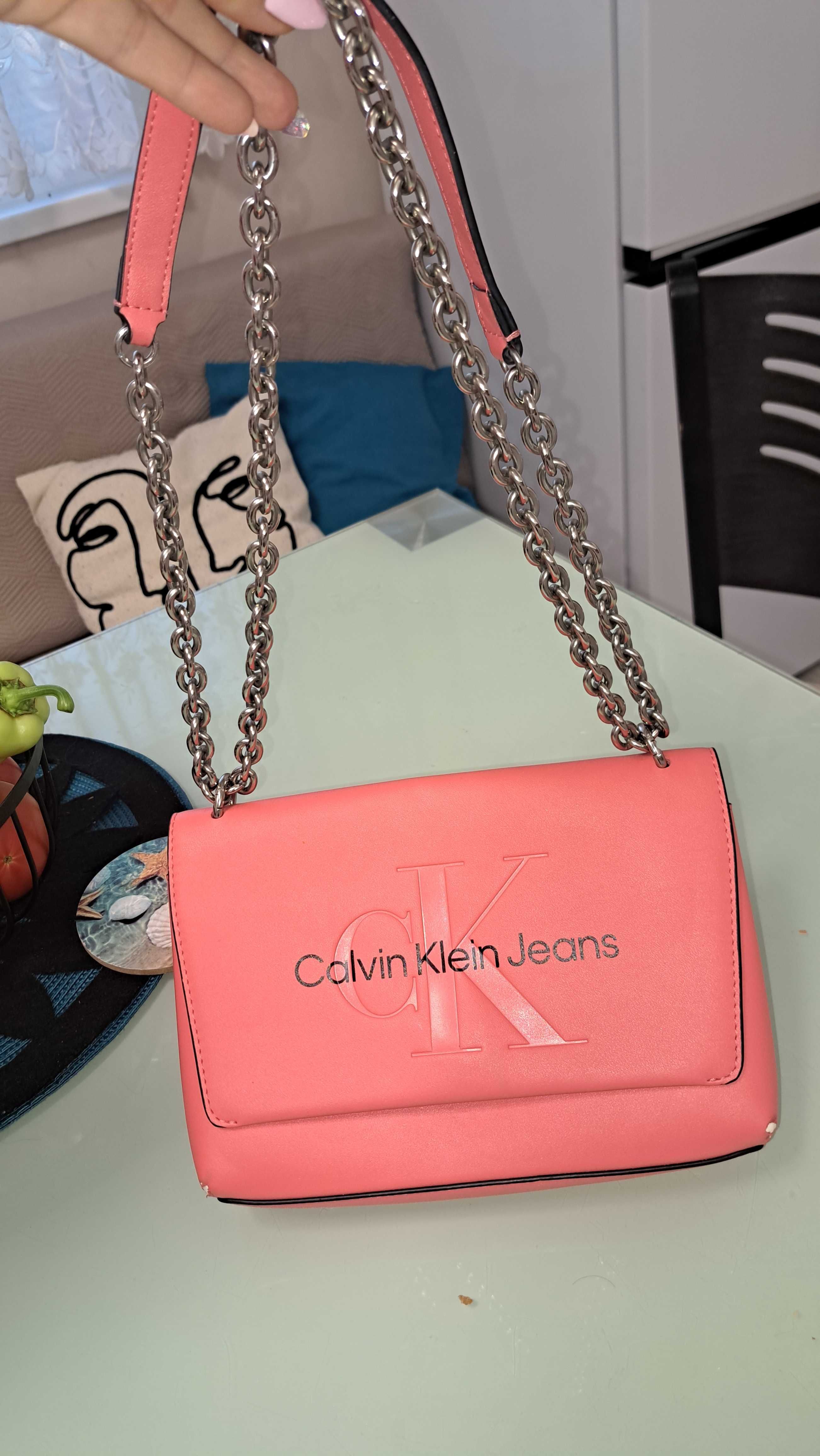 Малка чанта Calvin Klein