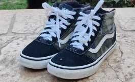Vans m.33 cu personalitate – perfecți pentru un copil activ!