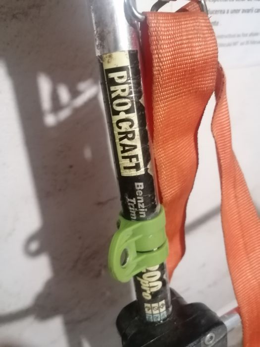 Vând motocoasa profesională