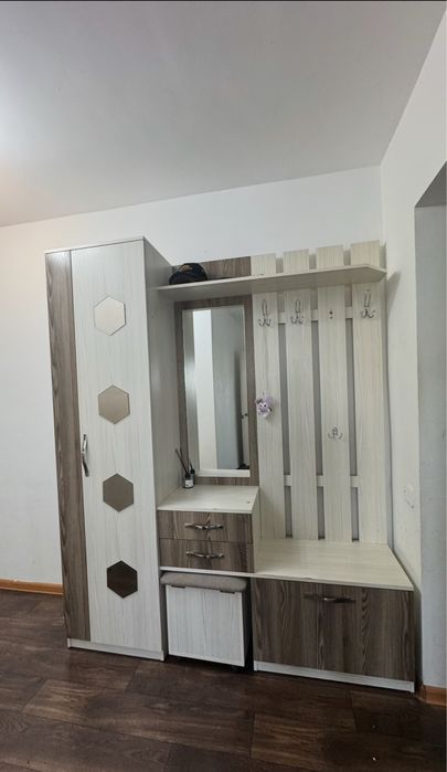 Продам прихожую