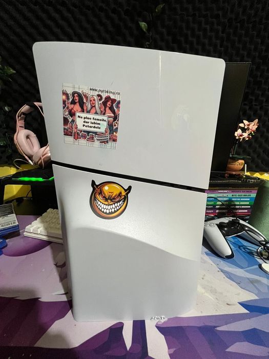 Vând PS 5 slim de 1 t