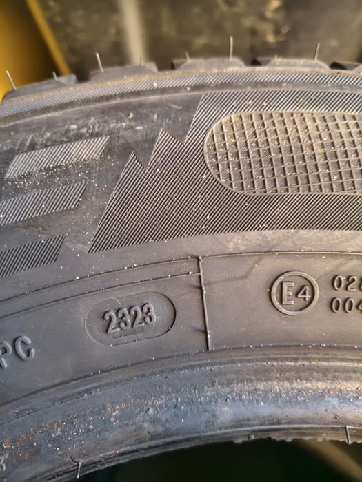 Anvelope M+S 215 65 15c