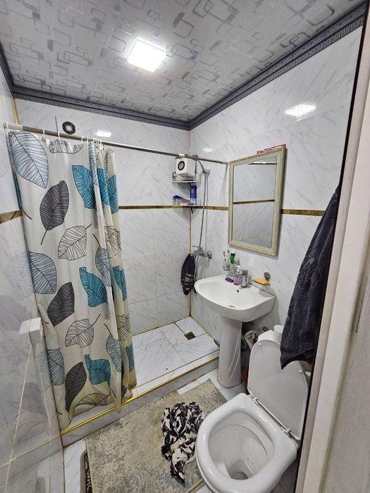 2 xonali kvartira sotiladi