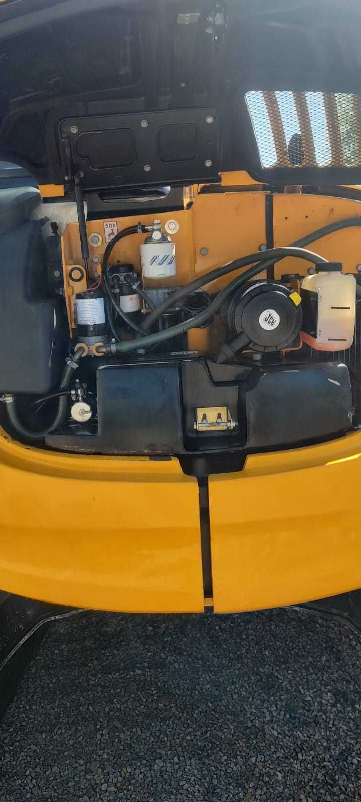 Excavator marca JCB, model 8085ZTS
