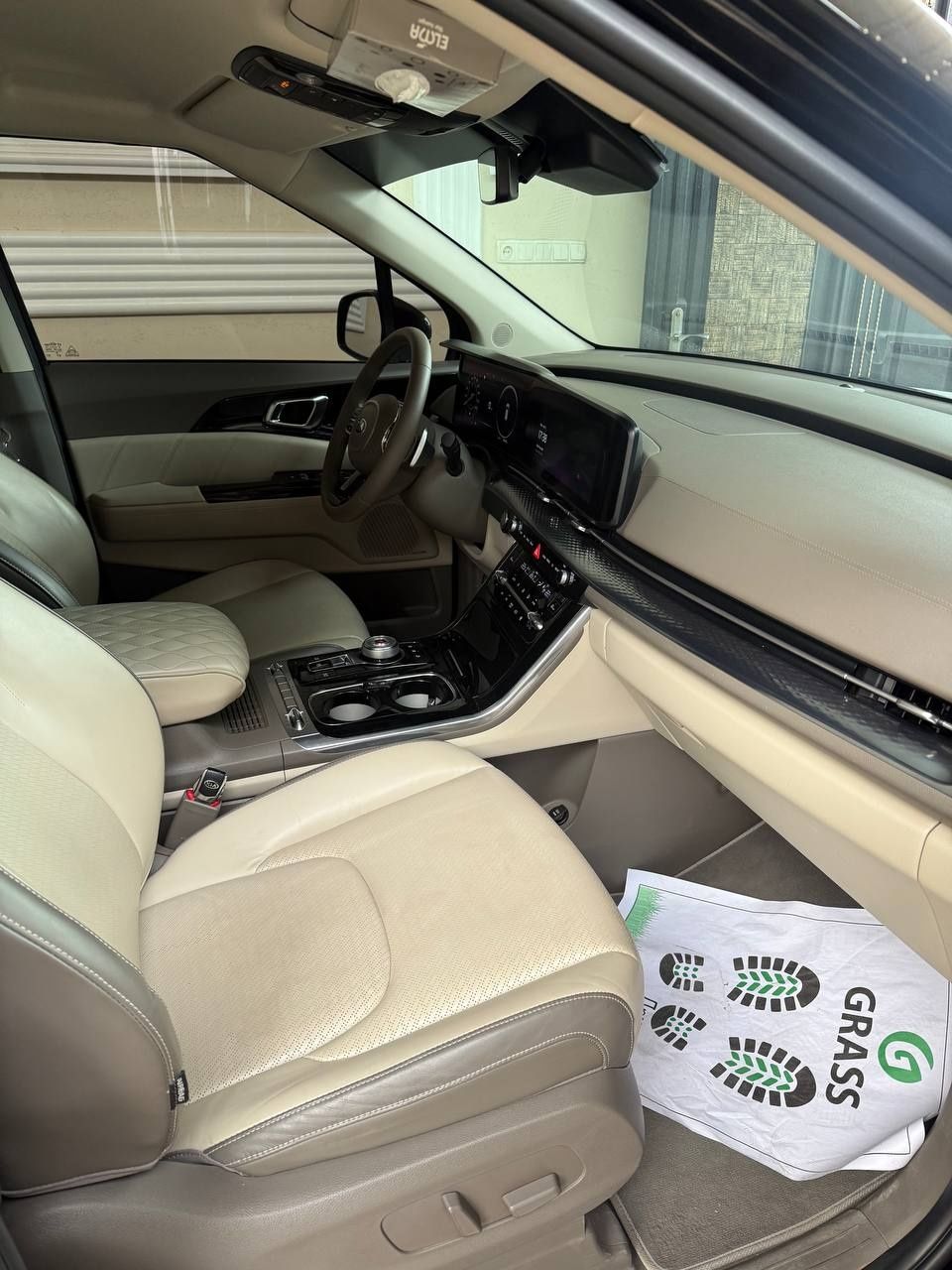 Kia Carnival hi limousine