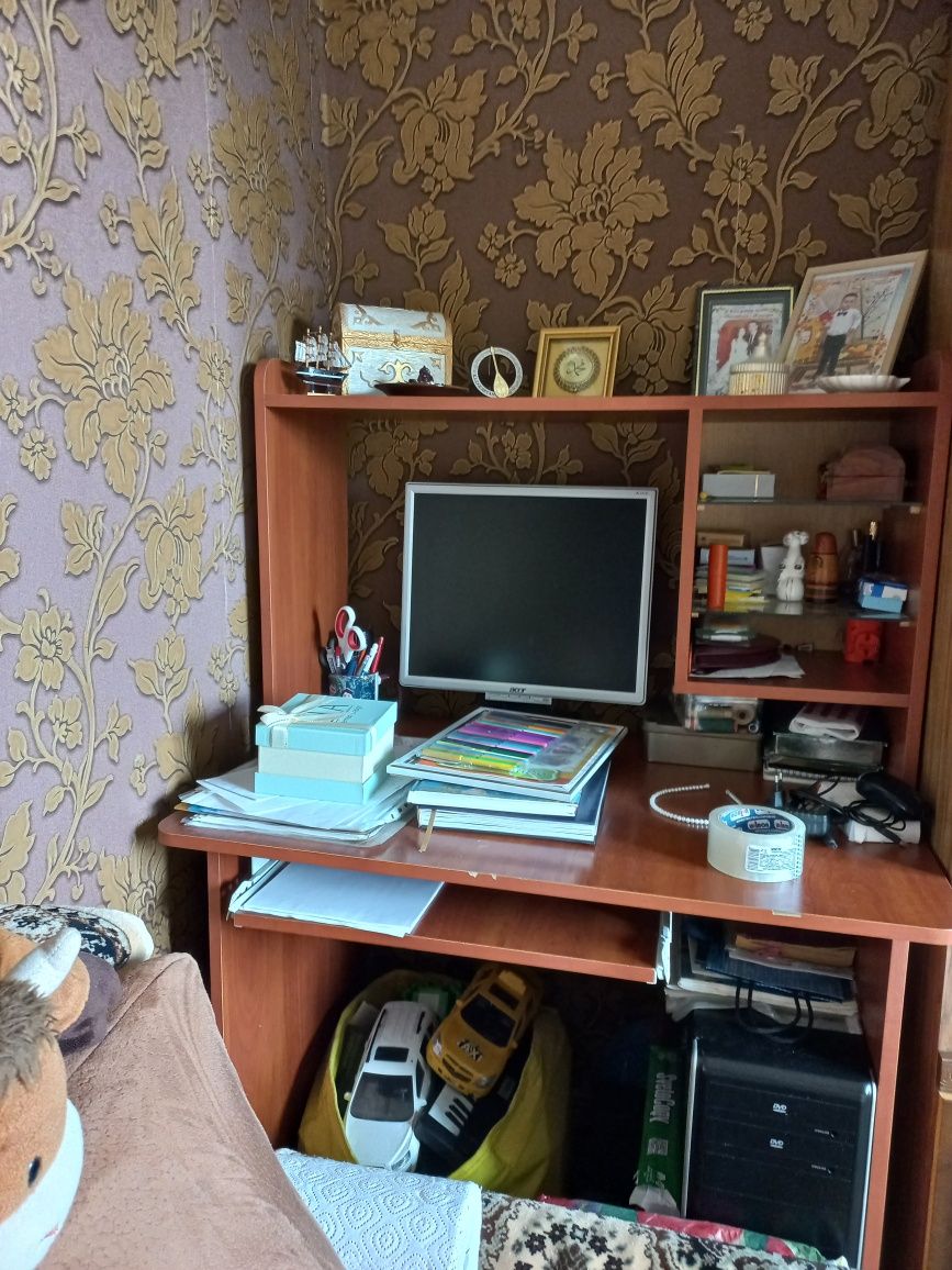 Компьютерный стол