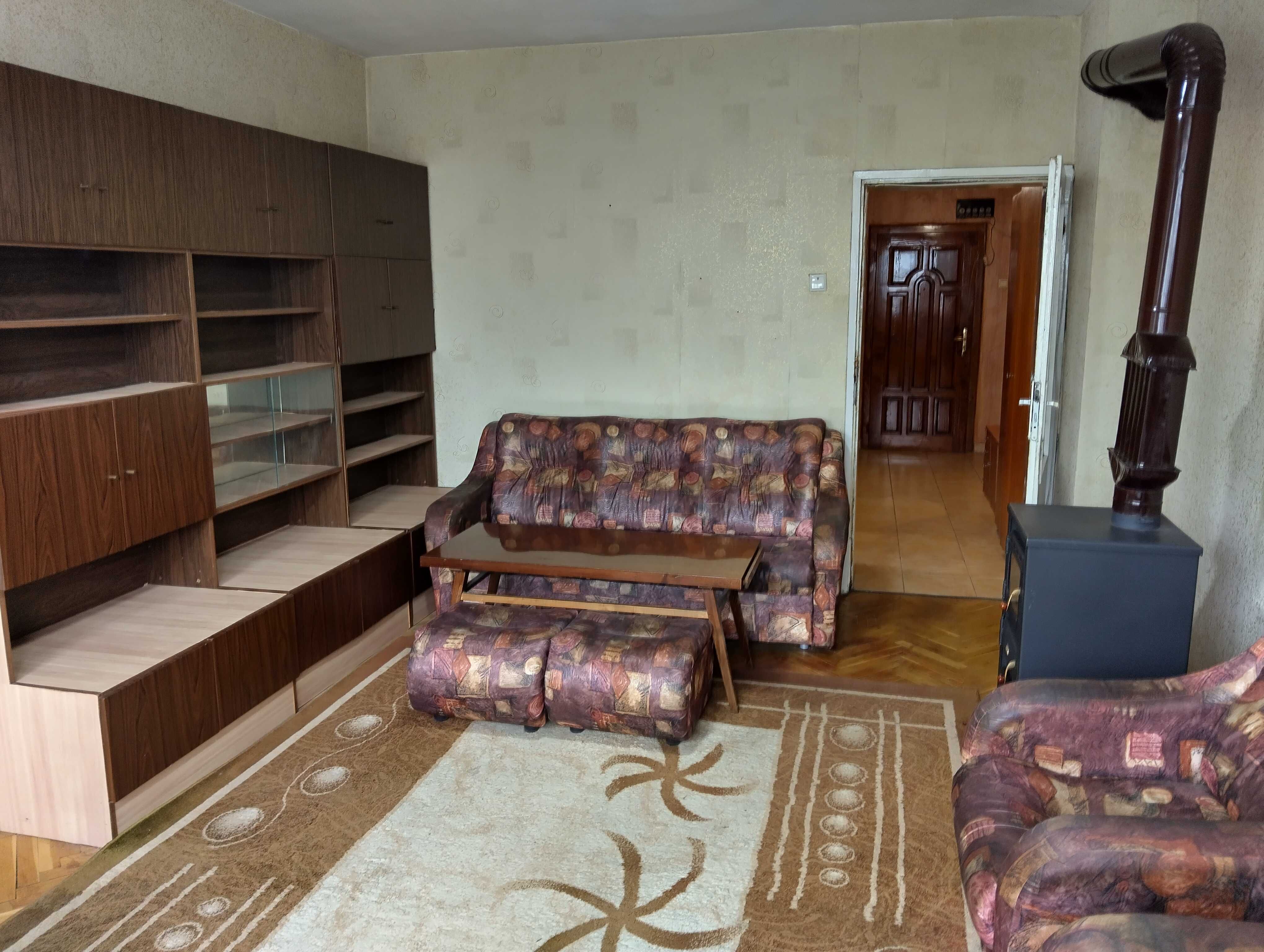 Продава двустаен , тухлен апартамент