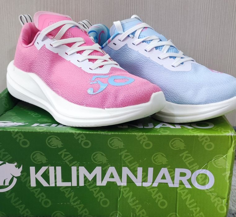 Кроссовки женские