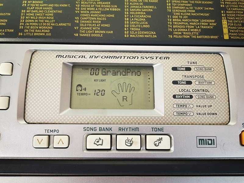 Синтезатор клавир CASIO LK-110 пиао със светещи клавиши 5 октави