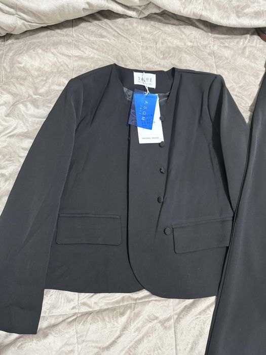 Костюм с юбкой черный