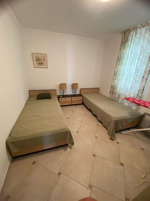 Спални с гардероб и нощни шкафчета