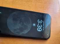 IPhone 11 negru.
