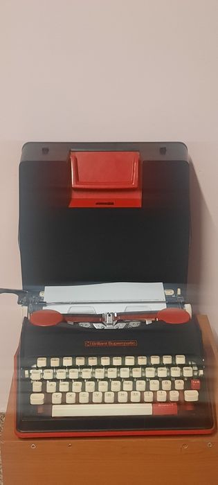 Mașină de scris Brillant Supermatic impecabilă