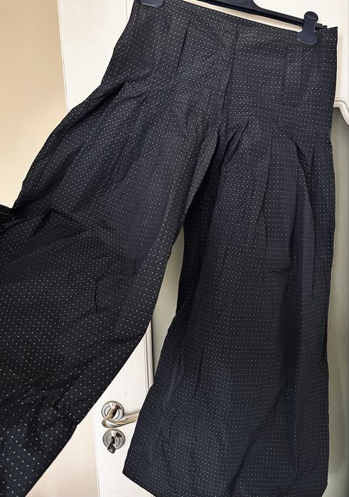 Елегантен панталон с широк крачол