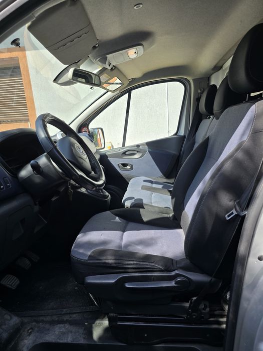 Autoutilitară Opel Vivaro 2015, preț 7.500 euro