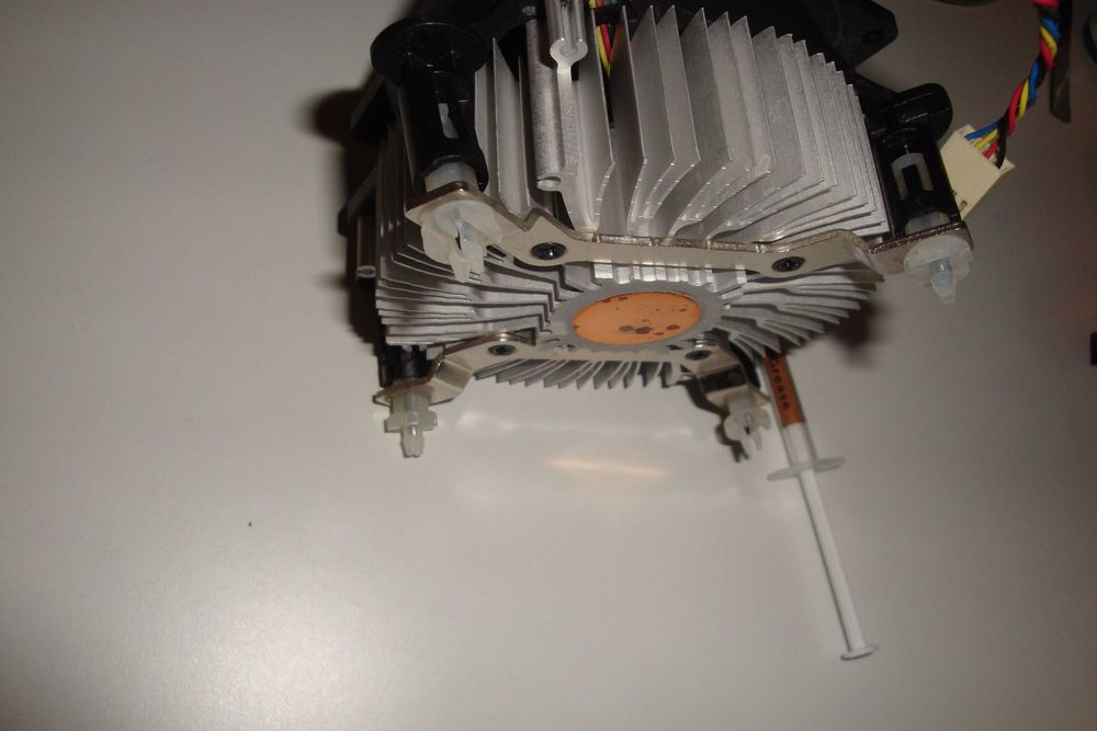 Cooler procesor intel LGA 775 miez cupru racitor inalt + pasta termica