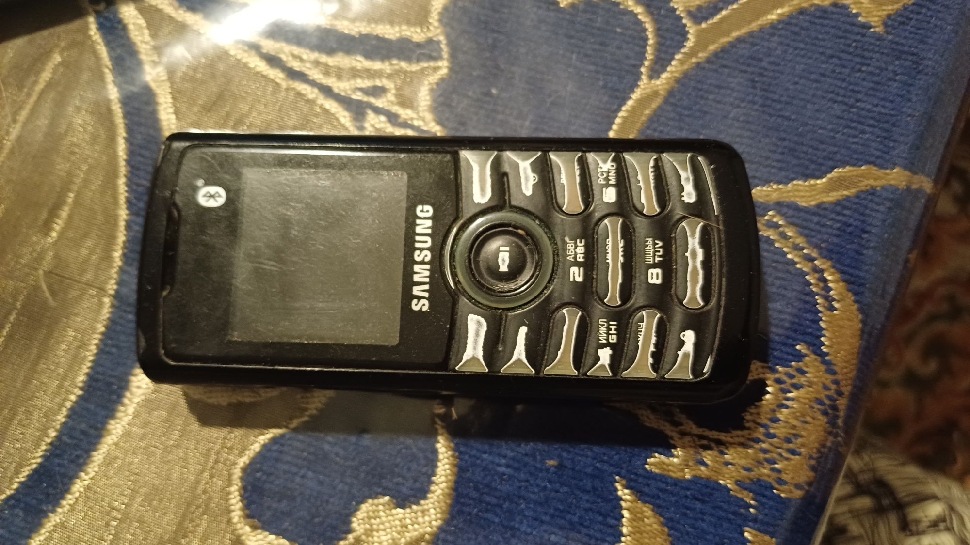 Samsung   E2121B