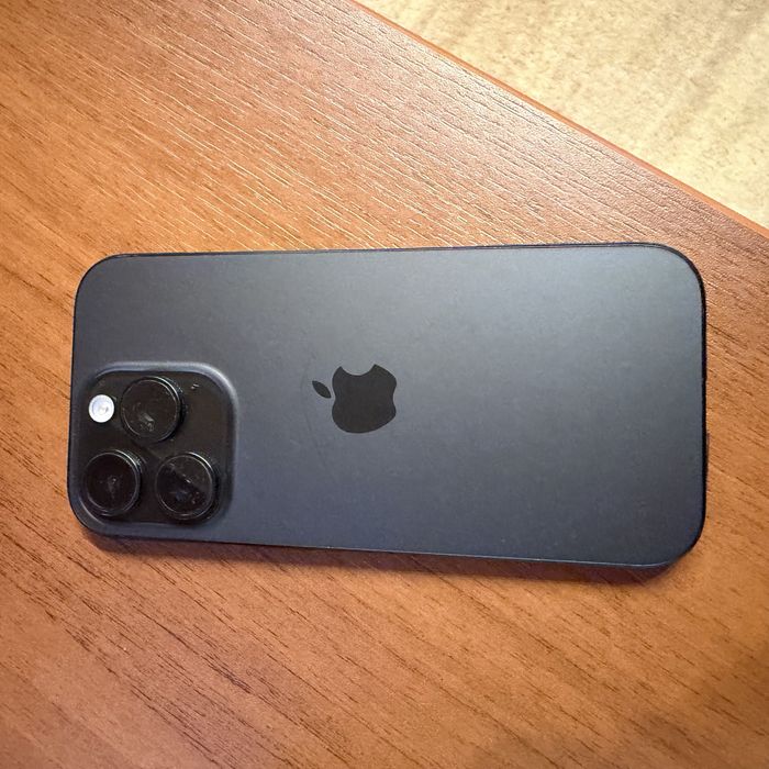 iPhone 16 Pro 256 GB impecabil cu garantie pana in octombrie 2026
