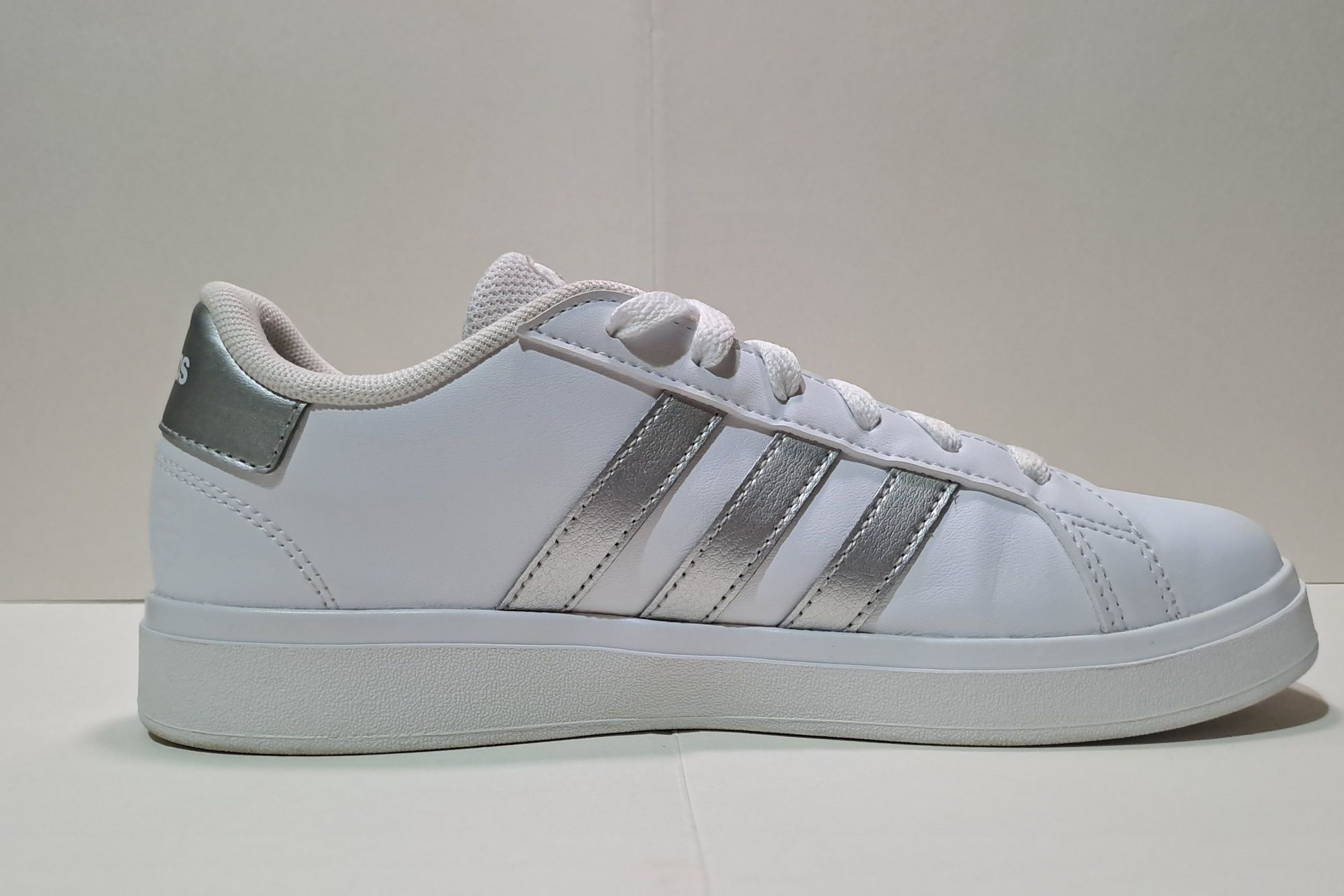 Обувки Adidas Grand Court 2.0 K