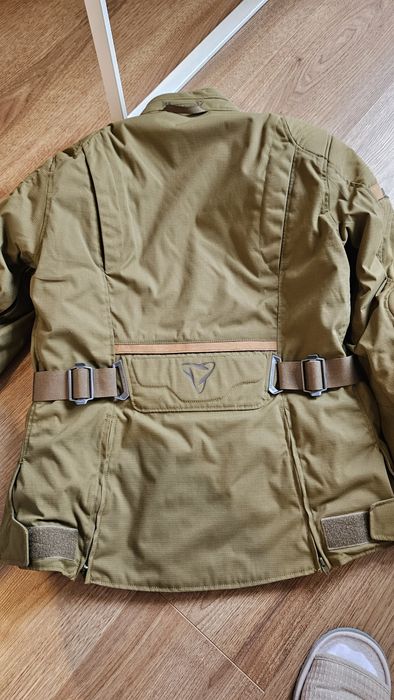 Vând haina Macna de dama ptr motor