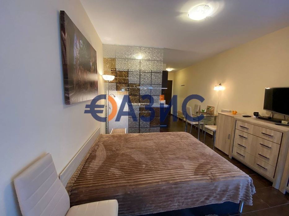 Продава се Едностаен апартамент в Несебър - 40 кв.м за 1413 €/кв.м - Снимка #13