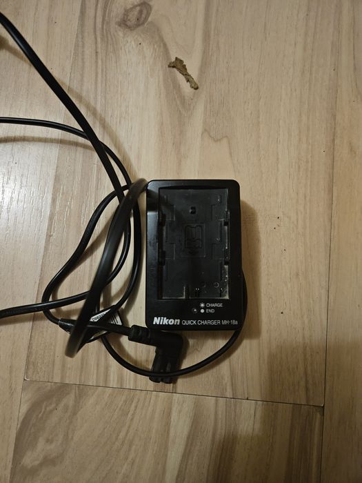 Încărcător ap foto Nikon D80