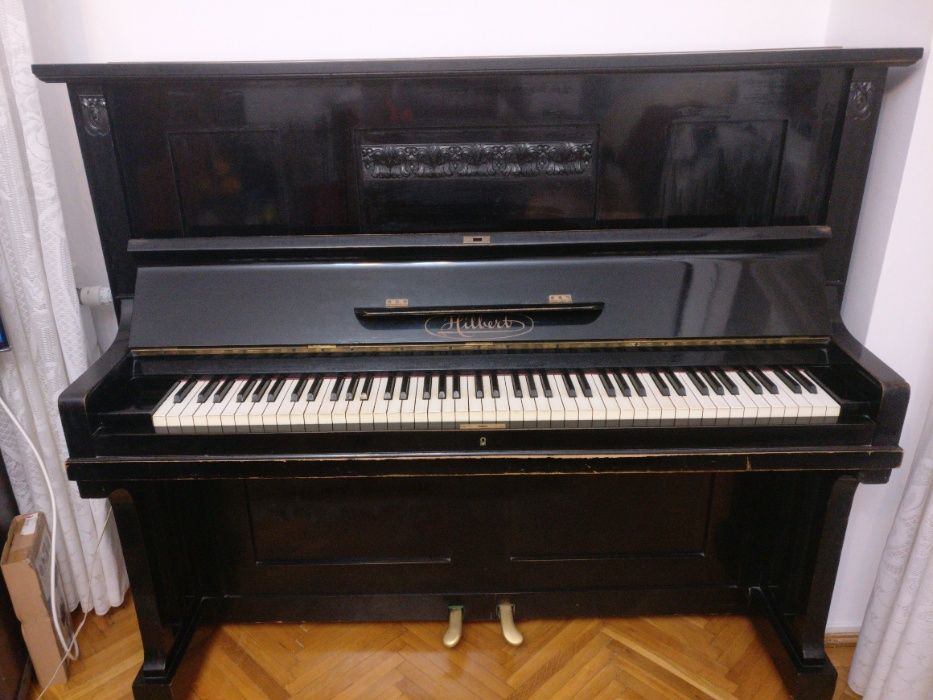 Pianina Hilbert Winkelmann placa bronz Germania