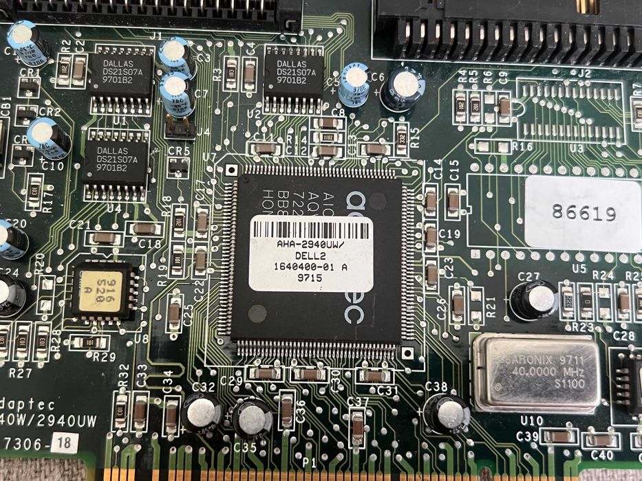Controller SCSI PCI Adaptec AHA-2940UW Dell retro pentr servere sau PC