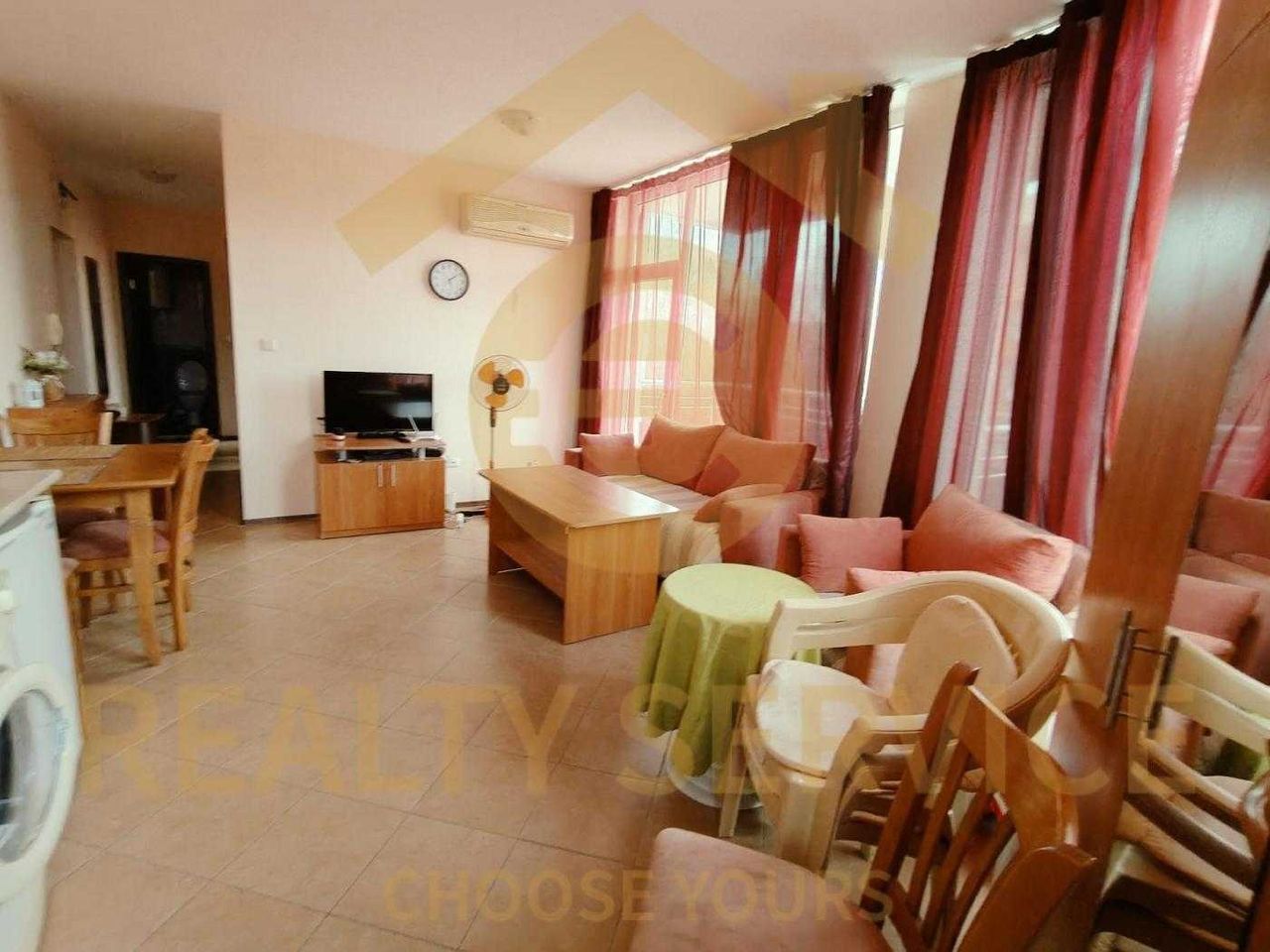 Продава се Тристаен апартамент в к.к. Слънчев бряг - 58 кв.м за 36 €/кв.м - Снимка #3
