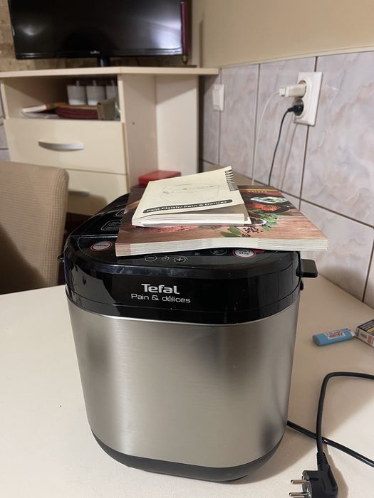 Masina de facut paine Tefal PF240E38 1kg 700W 20 Programe