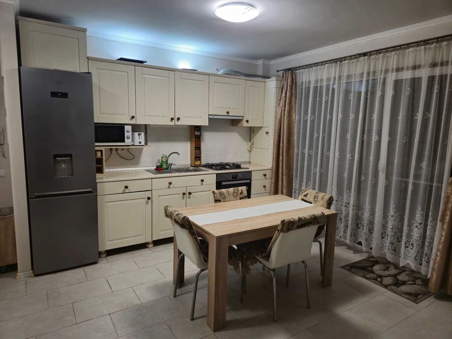 Str. Lacului /42 MP/Dormitor + Living cu Bucatarie/2 Balcoane /Parcare