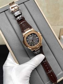 Часовници Patek Philippe Nautilus злато/кожа