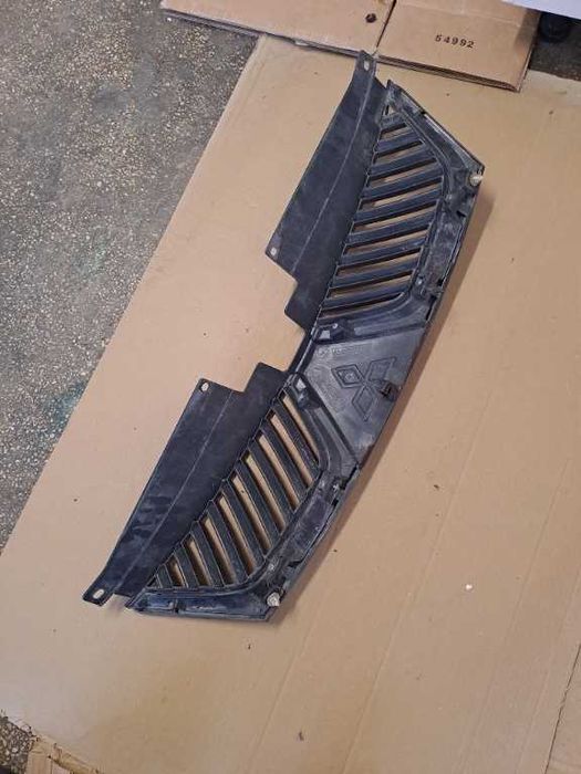 Grila radiator Mitsubishi Outlander originala