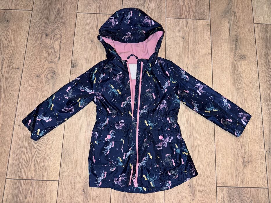 Продам зимние, тёплые куртки на 3-5 лет в отличном состоянии.