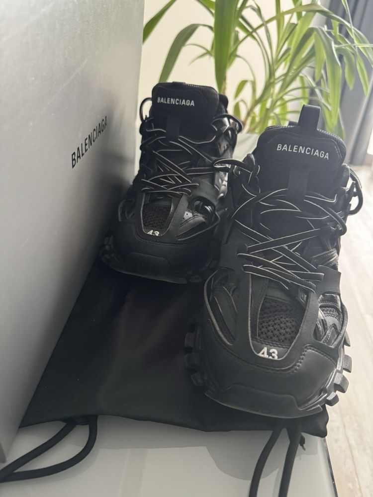 Оригинални Balenciaga track sneaker IN FADED BLACK