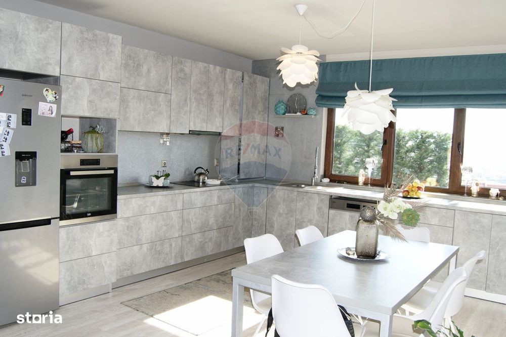 Duplex cu panorama superba, grădină spațioasă, strada Narciselor