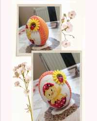 Великденски бродирани яйца