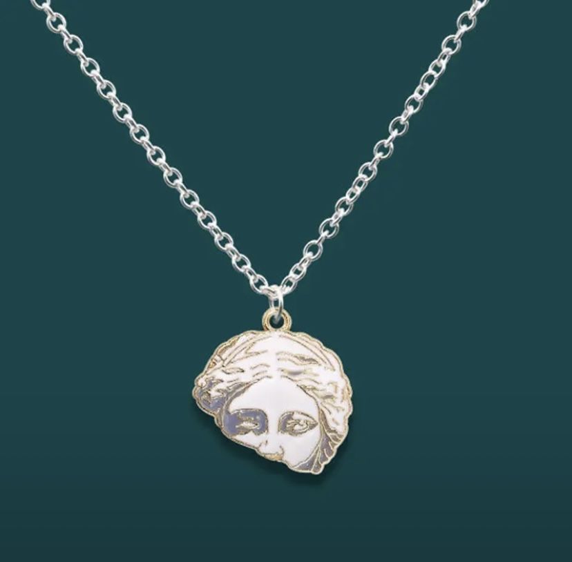 Ожерелье с кулоном "Венера"