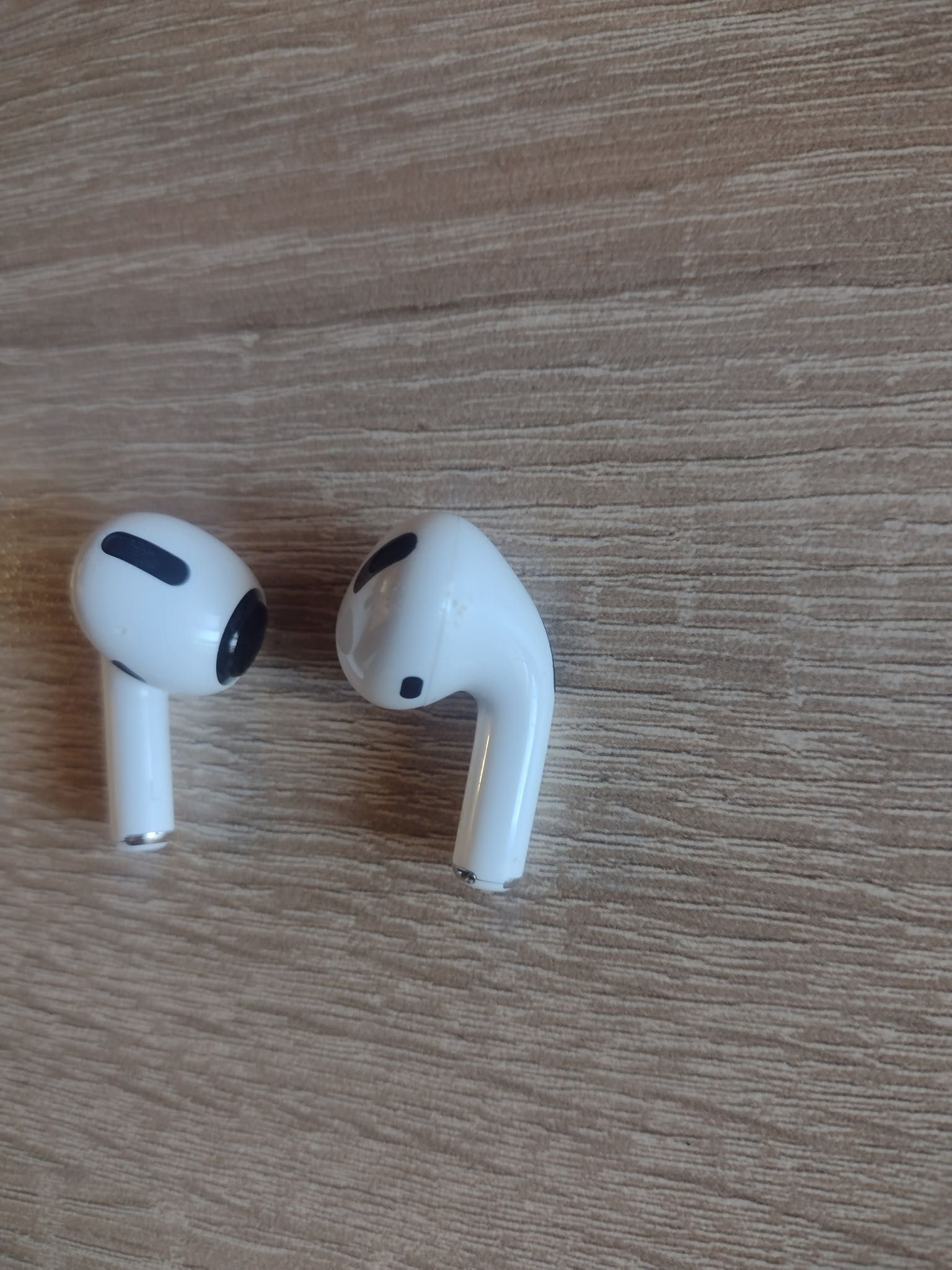 Apple Airpods Pro лява и дясна слушалка