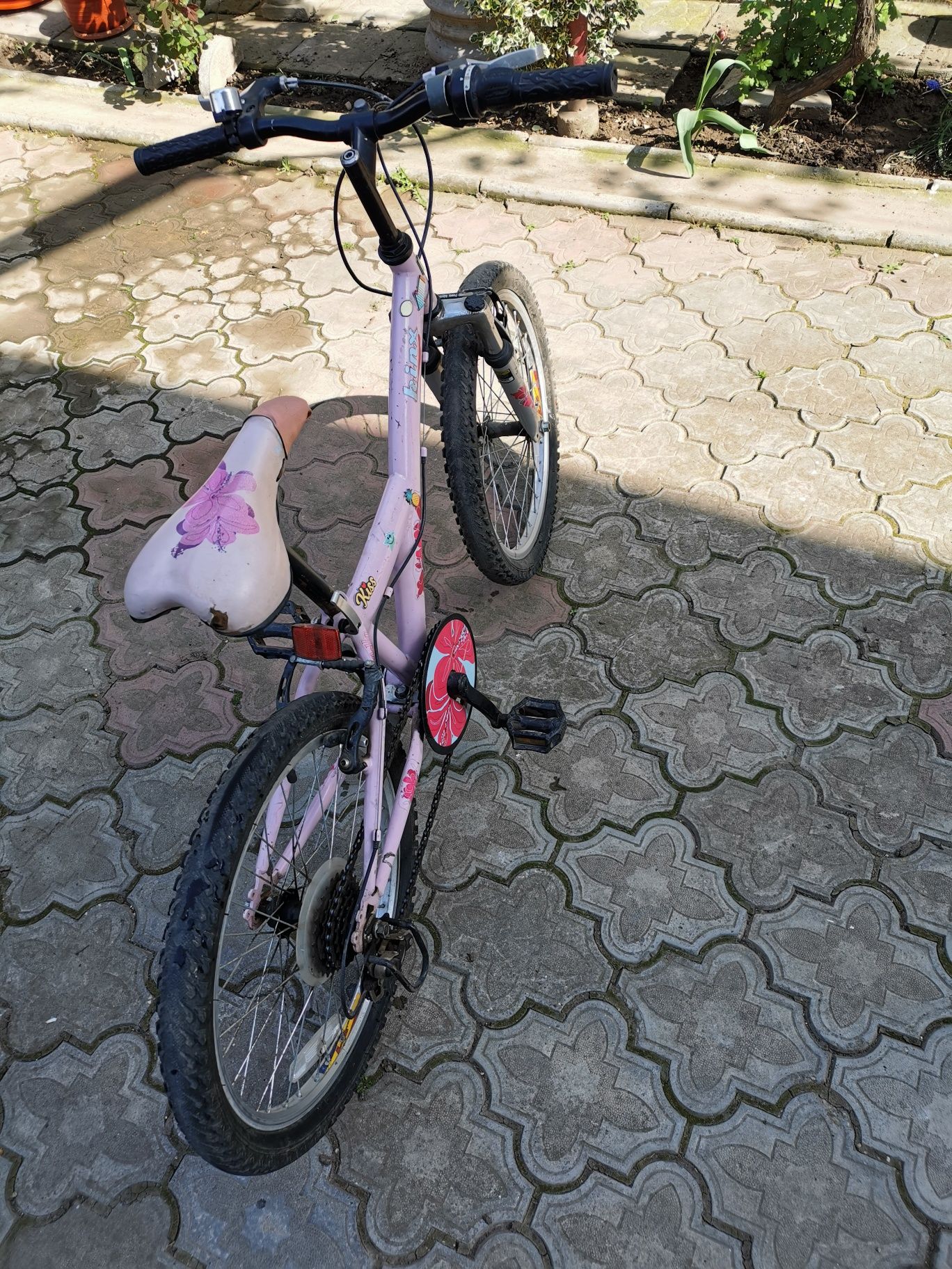 Bicicleta copii  cu roti pe 20'  pentru fetite. Bicicleta dama cu roti